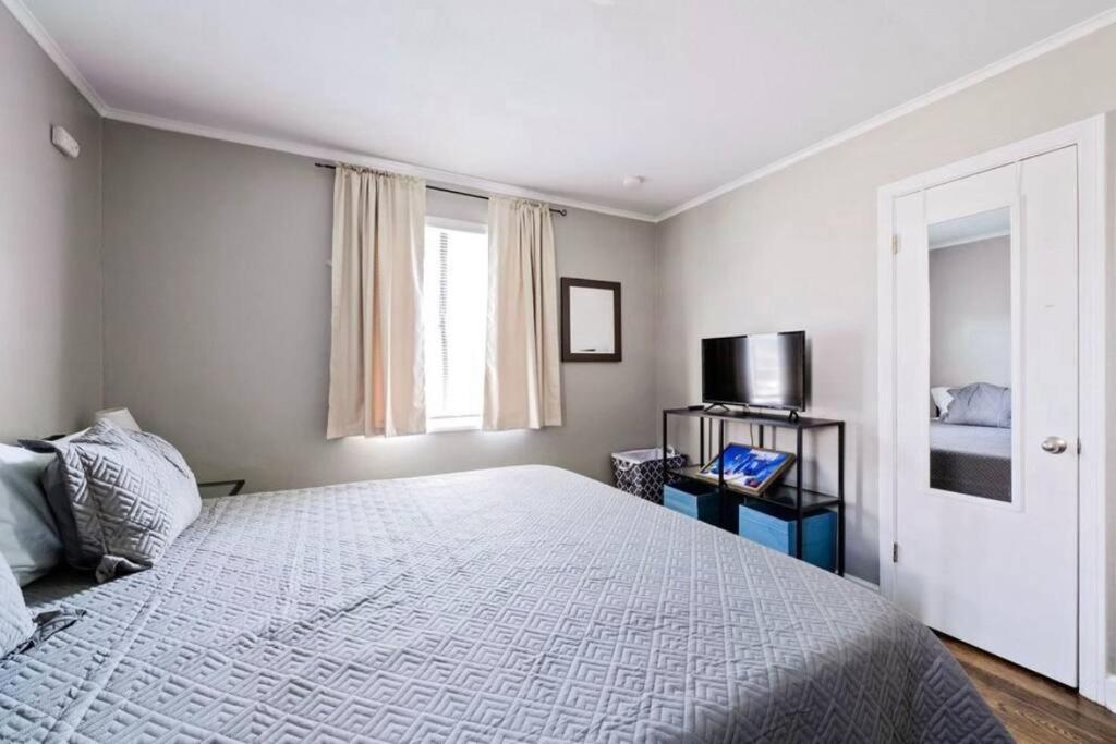 E, 5 Min From I240w Apartment *