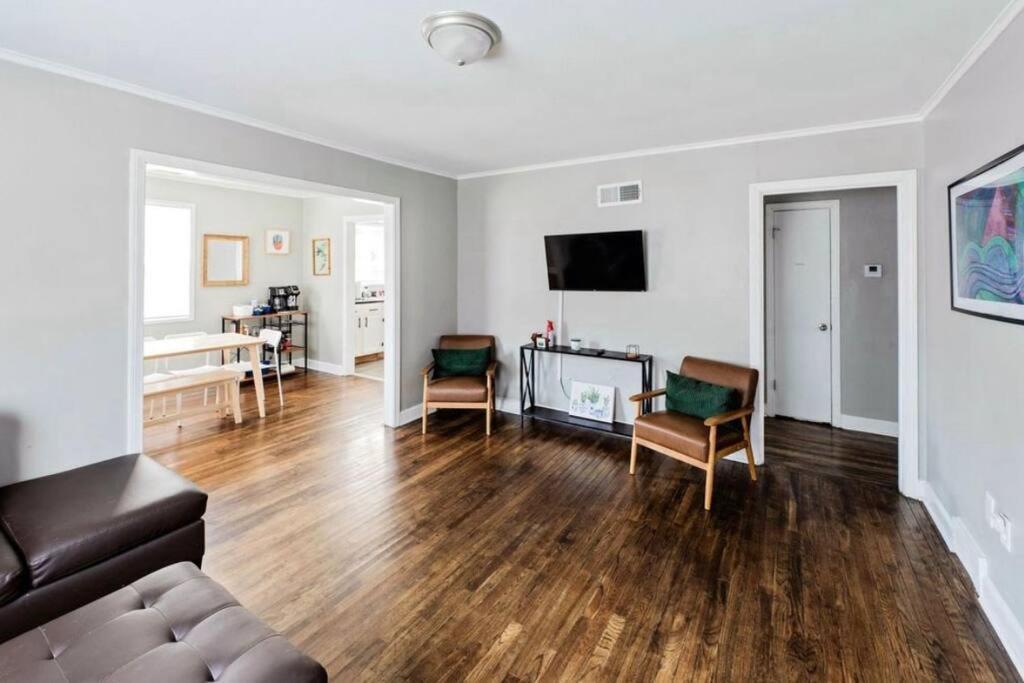 Apartment E, 5 Min From I240w *