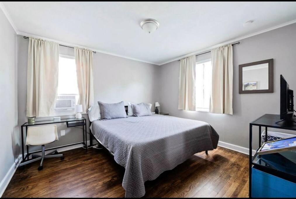 Apartment E, 5 Min From I240w *